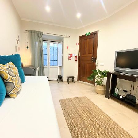 Apartment In The Center Next To The Parliament Lisabona Exterior foto